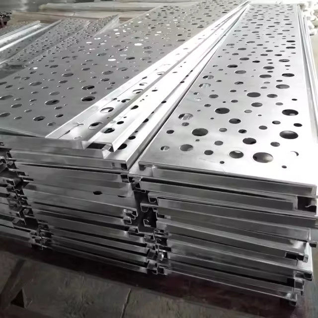 耐腐蝕性のある高音絶アルミ複合板 長さ2440mm