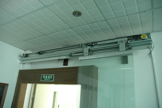中国 オフィス ビルの入口の自動ガラス引き戸、420cm*15cm*11cm 工場